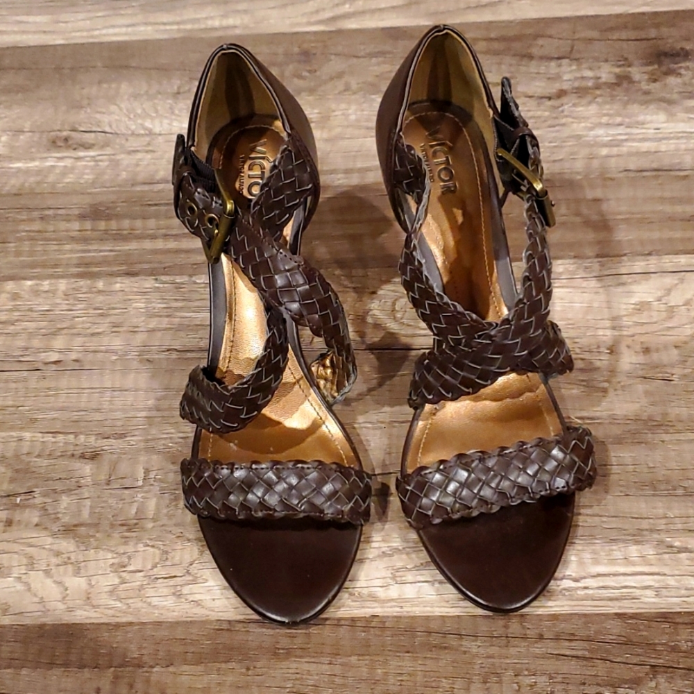 Victor Alfaro brown strappy heel